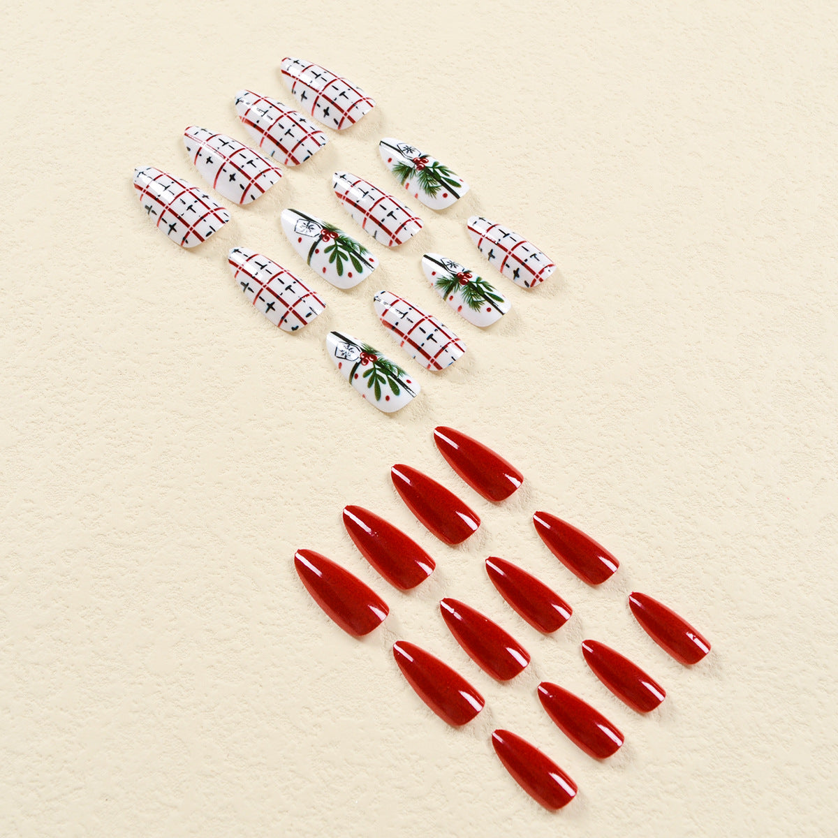 Christmas Tree and Gift Nails, Red Berries and Bows