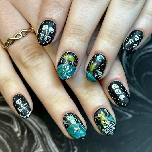 Popular Halloween Skull and Frog Escape Nails, Spooky and Playful