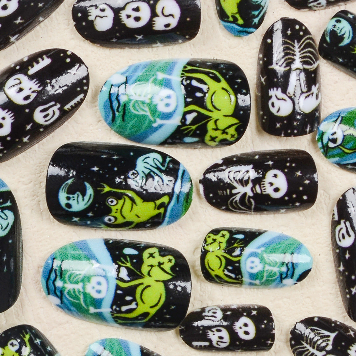 Popular Halloween Skull and Frog Escape Nails, Spooky and Playful