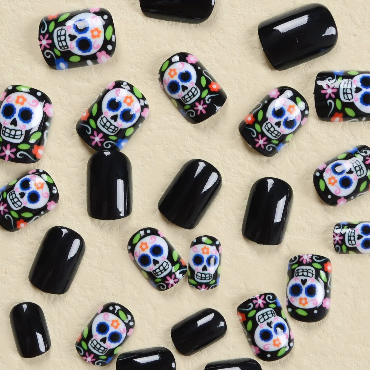 Popular Halloween Skull and Flower Nails, Cartoon Design