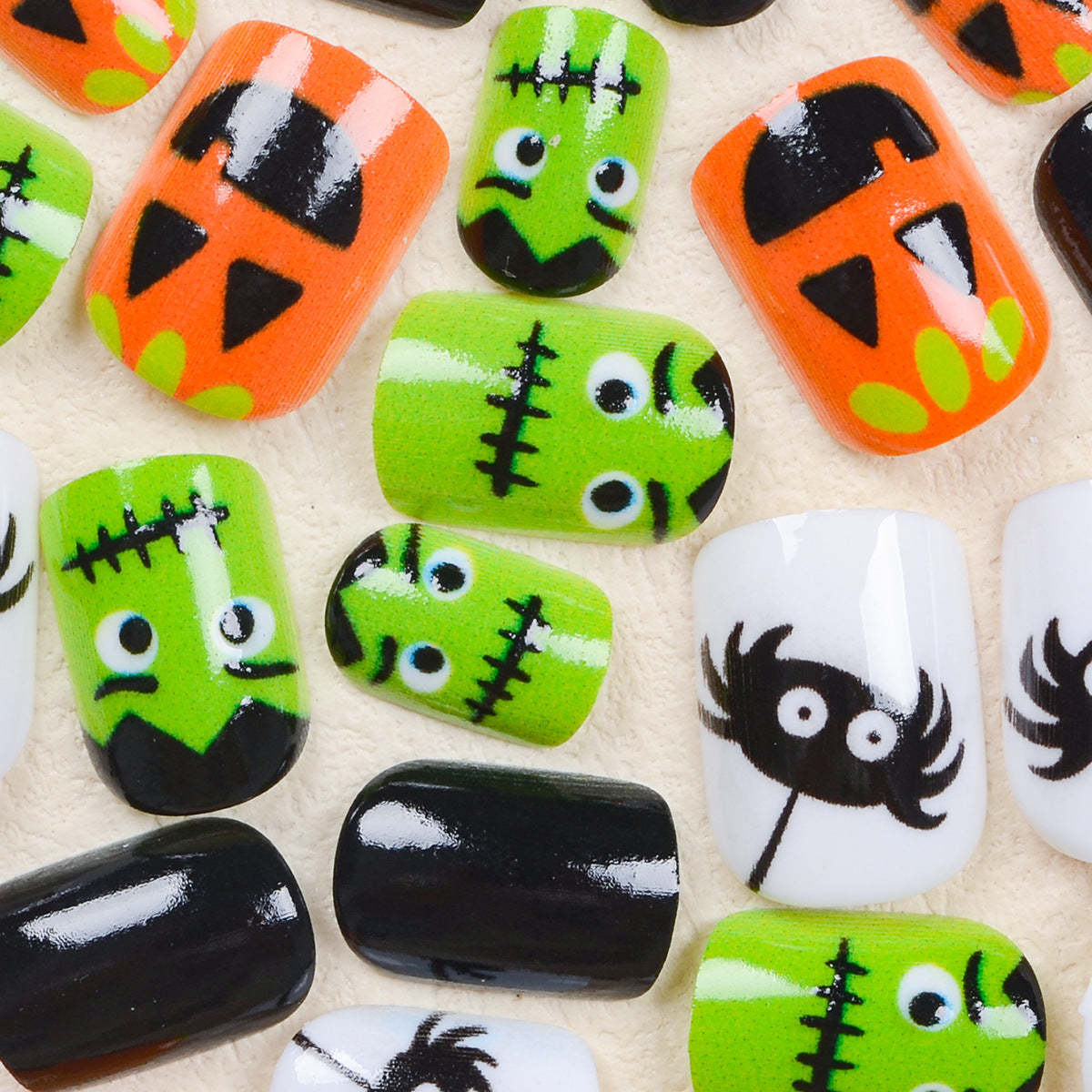 Popular Halloween Pumpkin Lantern and Black Spider Nails